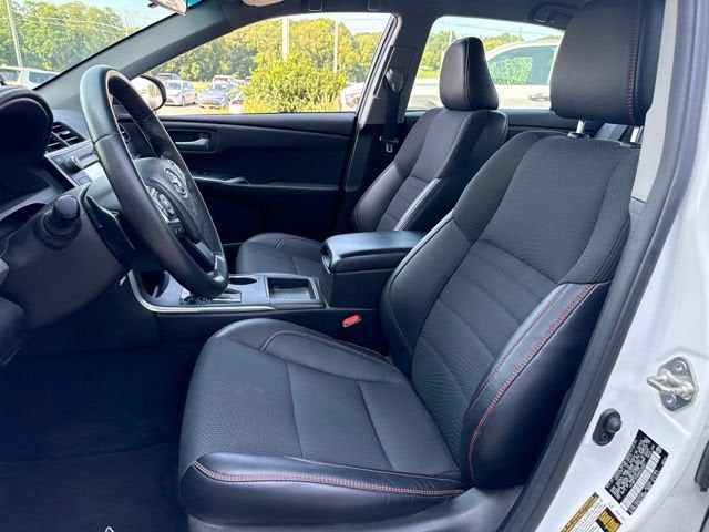 2017 Toyota Camry SE Auto
