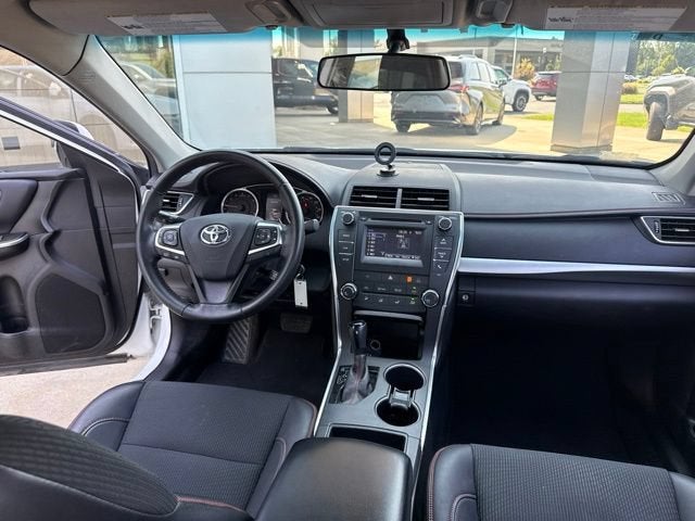 2017 Toyota Camry SE Auto