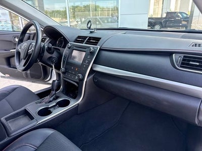 2017 Toyota Camry SE Auto