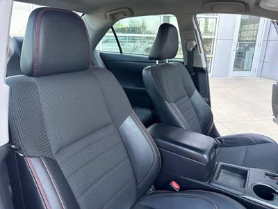 2017 Toyota Camry SE Auto