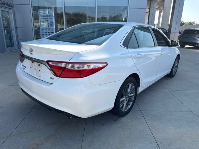 2017 Toyota Camry SE Auto