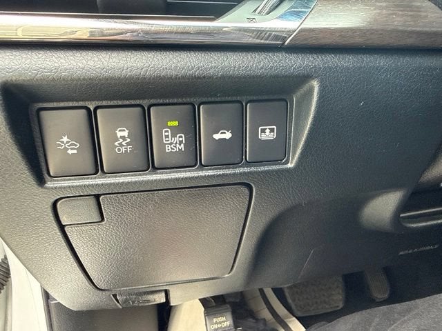 2016 Toyota Avalon 4dr Sdn Limited