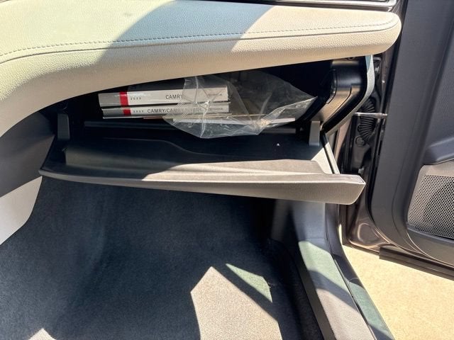 2020 Toyota Camry SE Auto