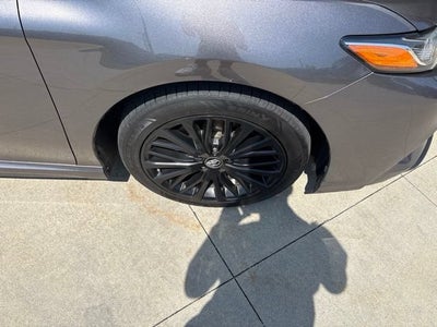 2020 Toyota Camry SE Auto