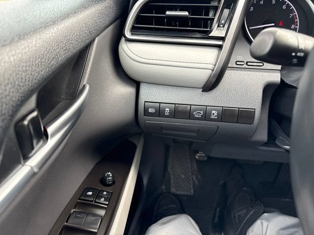 2024 Toyota Camry SE Auto