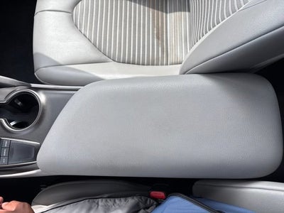 2024 Toyota Camry SE Auto