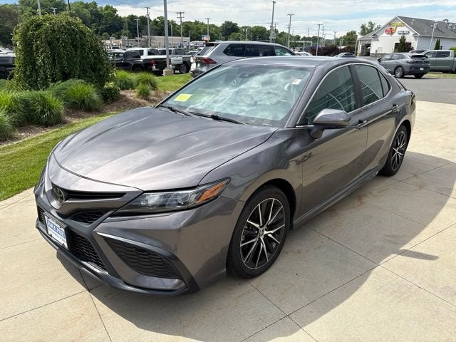 2024 Toyota Camry SE Auto