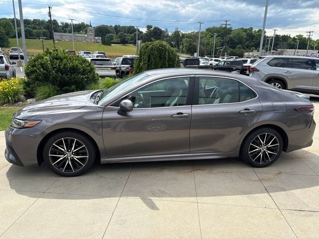 2024 Toyota Camry SE Auto