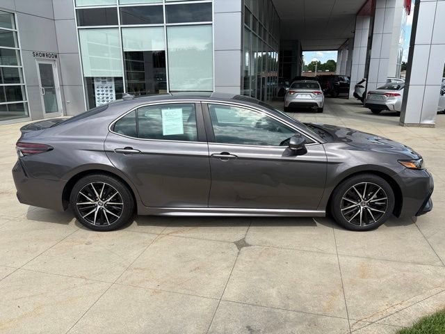 2024 Toyota Camry SE Auto