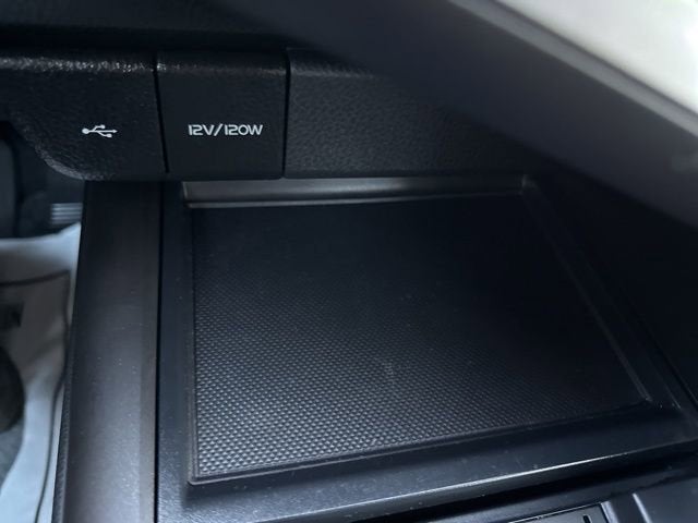 2024 Toyota Camry SE Auto