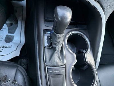 2024 Toyota Camry SE Auto