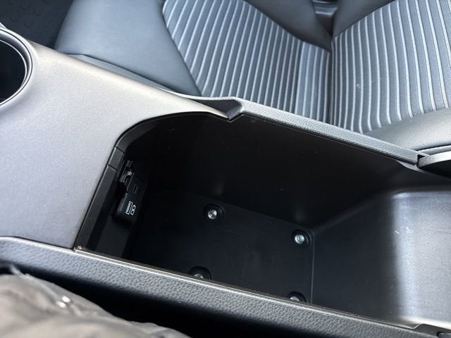 2024 Toyota Camry SE Auto