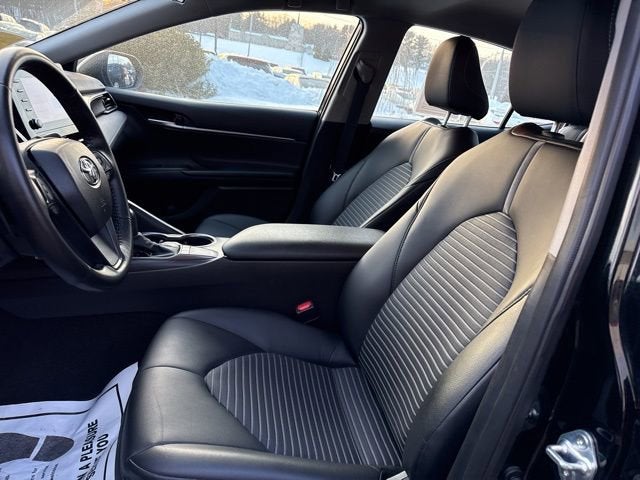 2024 Toyota Camry SE Auto