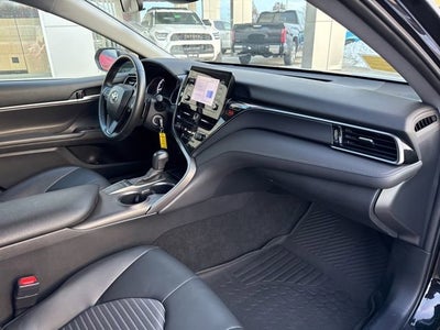2024 Toyota Camry SE Auto