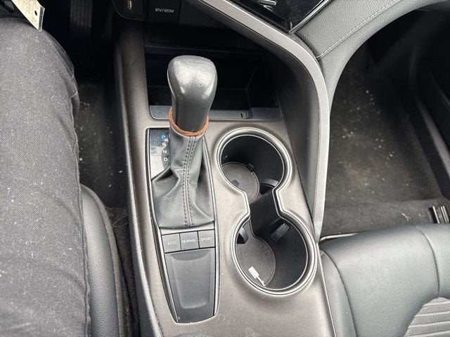 2023 Toyota Camry SE Auto