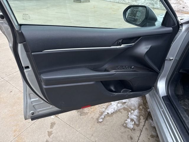 2023 Toyota Camry SE Auto