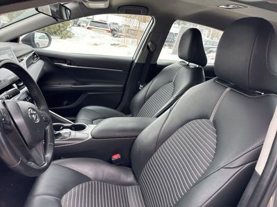 2023 Toyota Camry SE Auto