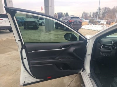 2024 Toyota Camry SE Auto