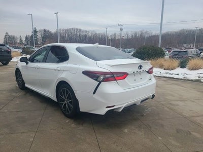 2024 Toyota Camry SE Auto
