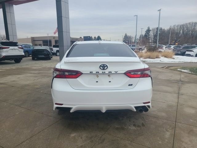 2024 Toyota Camry SE Auto