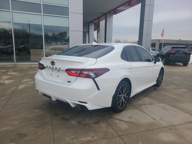 2024 Toyota Camry SE Auto