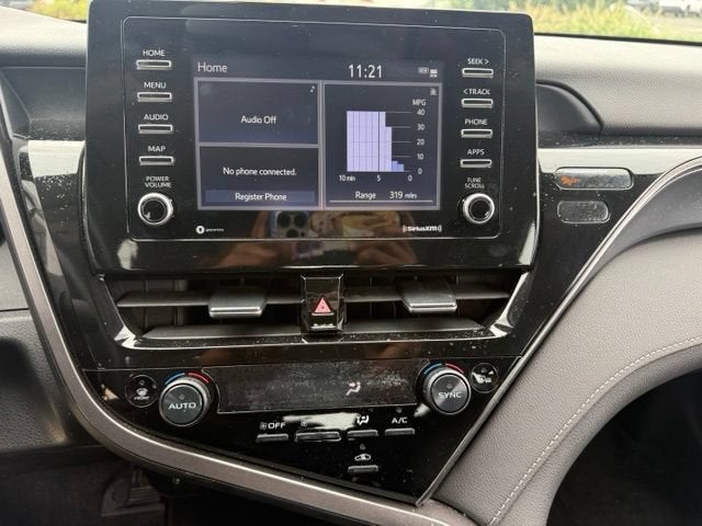 2024 Toyota Camry SE Auto