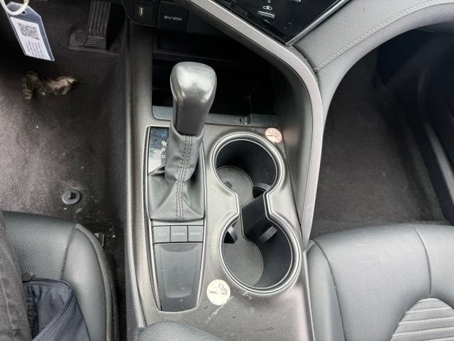 2024 Toyota Camry SE Auto