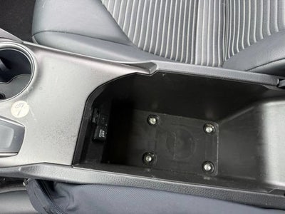 2024 Toyota Camry SE Auto