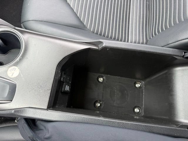 2024 Toyota Camry SE Auto