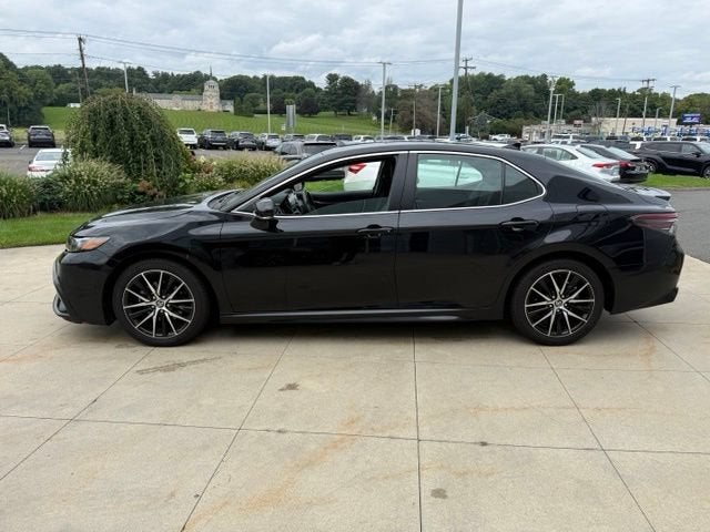 2024 Toyota Camry SE Auto