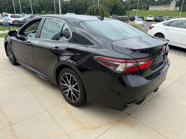 2024 Toyota Camry SE Auto