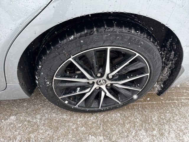 2024 Toyota Camry SE Auto