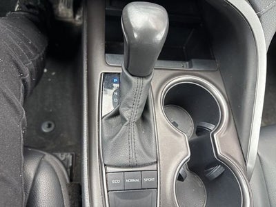 2024 Toyota Camry SE Auto