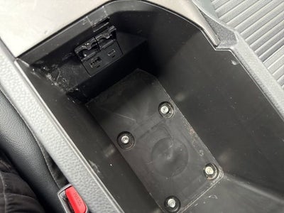 2024 Toyota Camry SE Auto