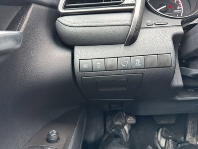 2024 Toyota Camry SE Auto