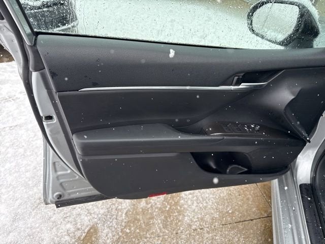 2024 Toyota Camry SE Auto