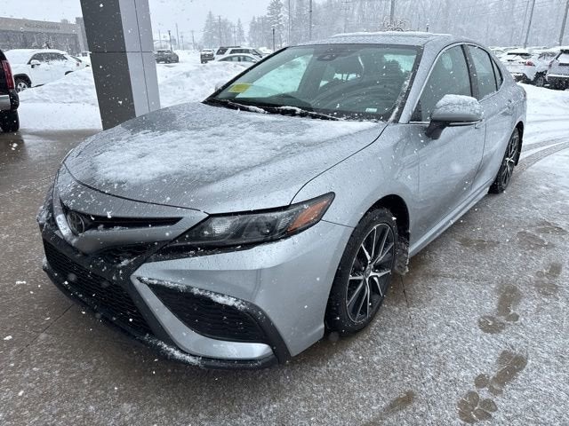 2024 Toyota Camry SE Auto
