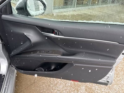 2024 Toyota Camry SE Auto