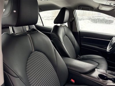 2024 Toyota Camry SE Auto