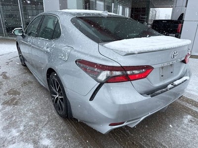 2024 Toyota Camry SE Auto