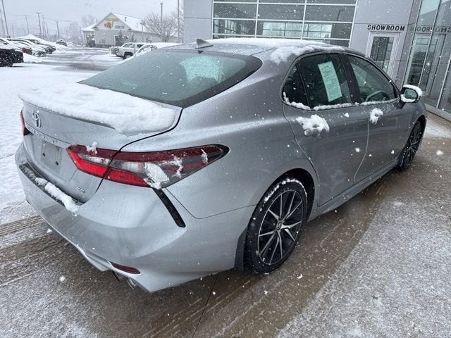 2024 Toyota Camry SE Auto
