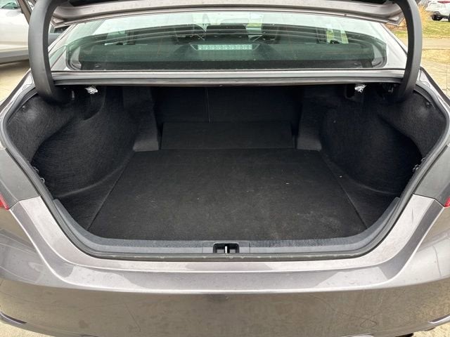 2023 Toyota Camry SE Auto