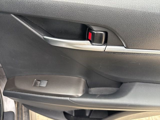 2023 Toyota Camry SE Auto