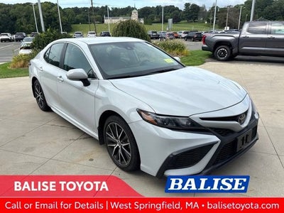 2024 Toyota Camry SE Auto