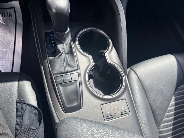 2024 Toyota Camry SE Auto