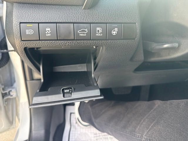 2024 Toyota Camry SE Auto