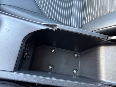 2023 Toyota Camry SE Auto