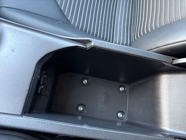 2023 Toyota Camry SE Auto