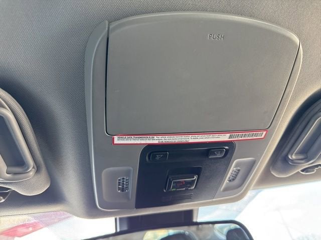 2023 Toyota Camry SE Auto