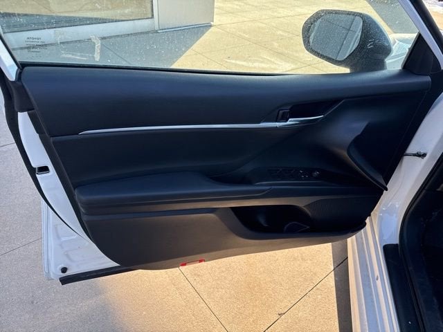 2023 Toyota Camry SE Auto